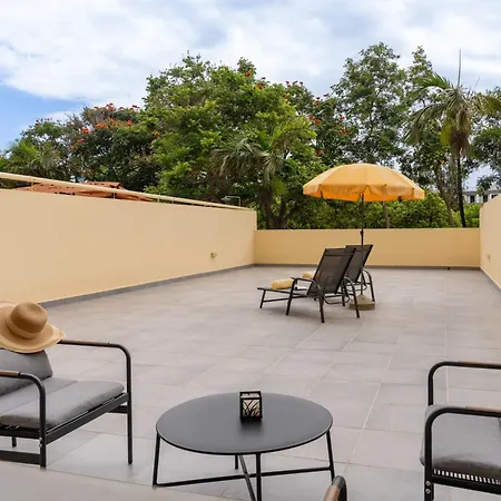 Da Silva Retreat With Terrace * Funchal (Madeira)