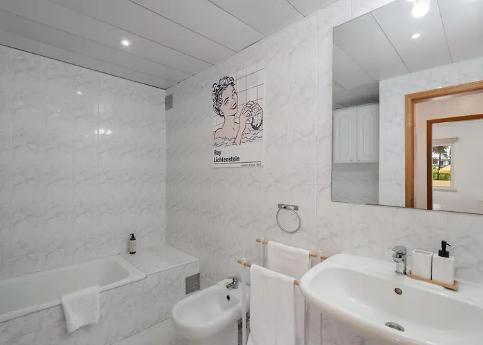 Da Silva By An Island