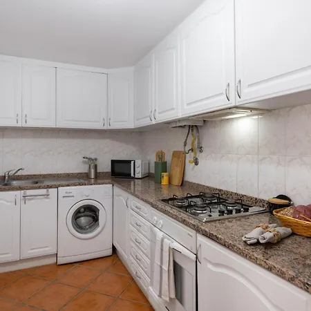 Da Silva By An Island * Funchal